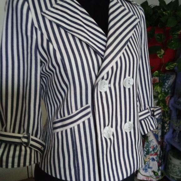 Jacket - Picture 5 of 6